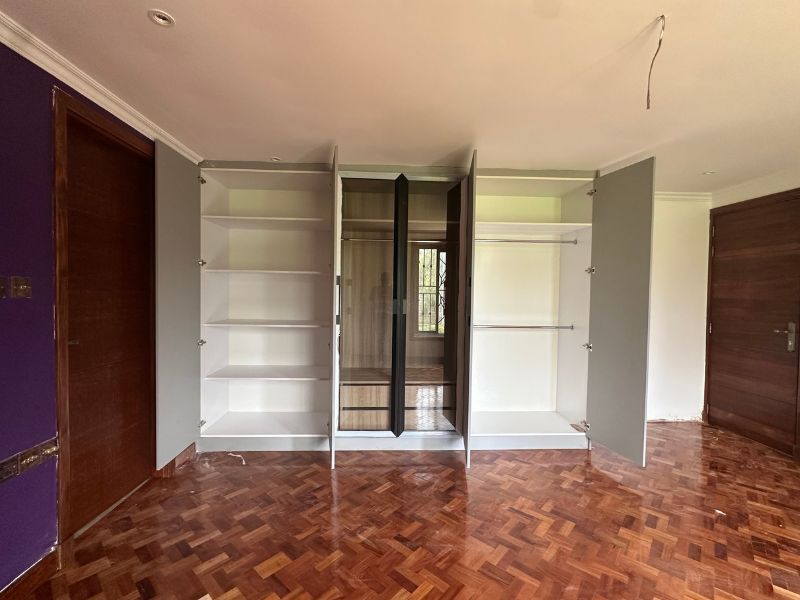 Wardrobes & Walk-In Closet Kiserian 7 Kiserian Corner Baridi (14)