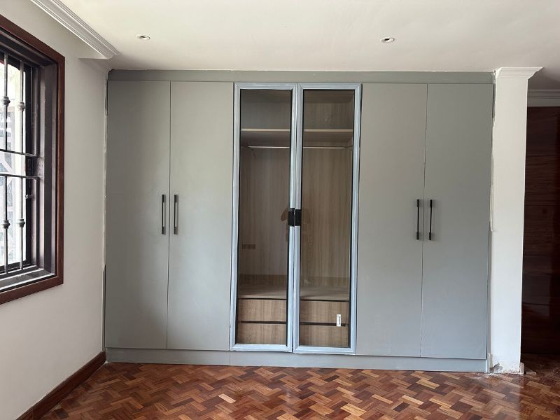 Wardrobes & Walk-In Closet Kiserian 13 Kiserian Corner Baridi (4)